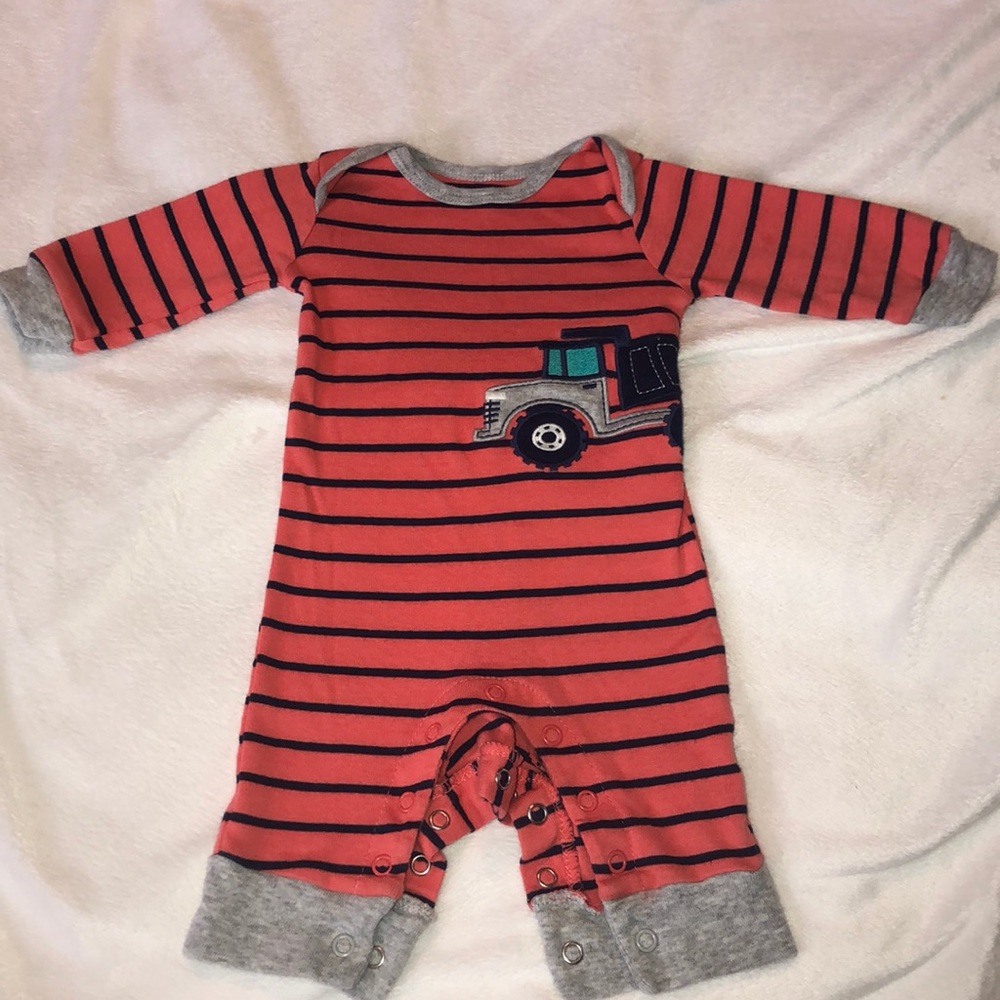 Cute long sleeve tractor baby onesie!